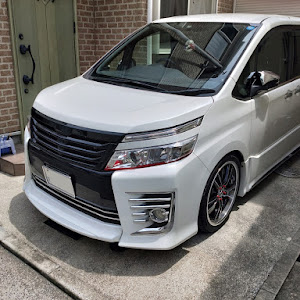 ヴォクシー ZRR80W