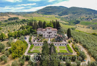 Villa with pool and garden 2