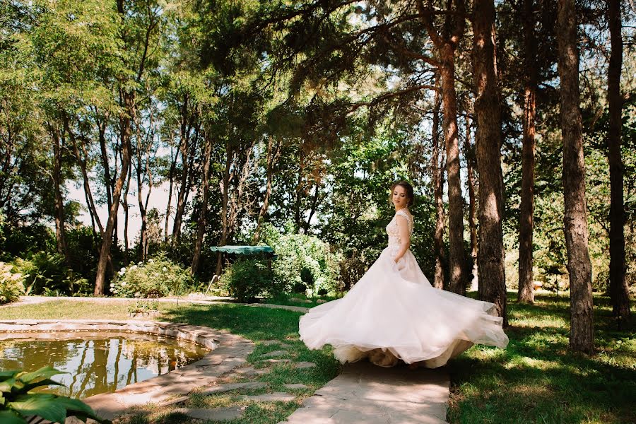 Wedding photographer Sofiya Pugacheva (sonypugacheva). Photo of 24 June 2019