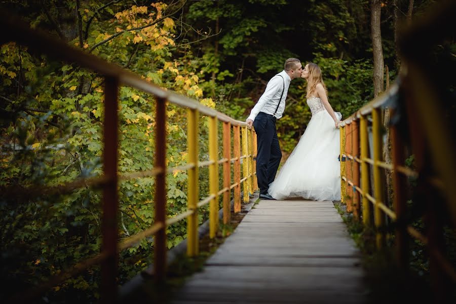 Fotografer pernikahan Krzysztof Piątek (krzysztofpiate). Foto tanggal 25 November 2018