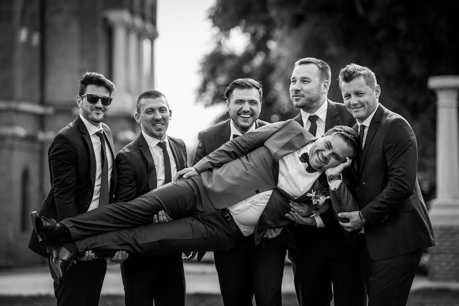 結婚式の写真家Ionut Draghiceanu (draghiceanu)。2017 5月31日の写真