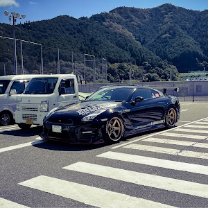 NISSAN GT-R R35