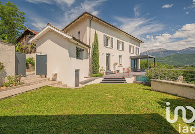 Maison avec piscine et terrasse 2