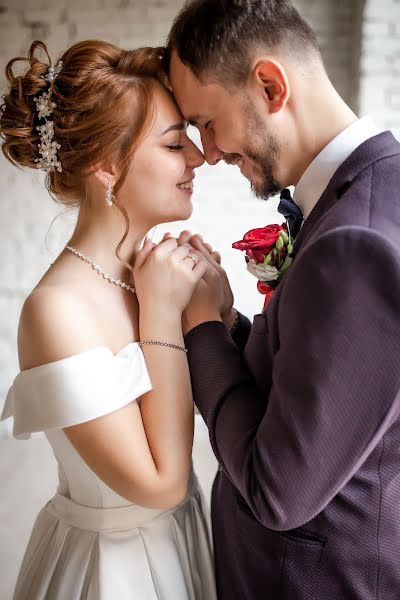 Fotógrafo de casamento Yana Tkach (yasyatkach). Foto de 23 de dezembro 2020