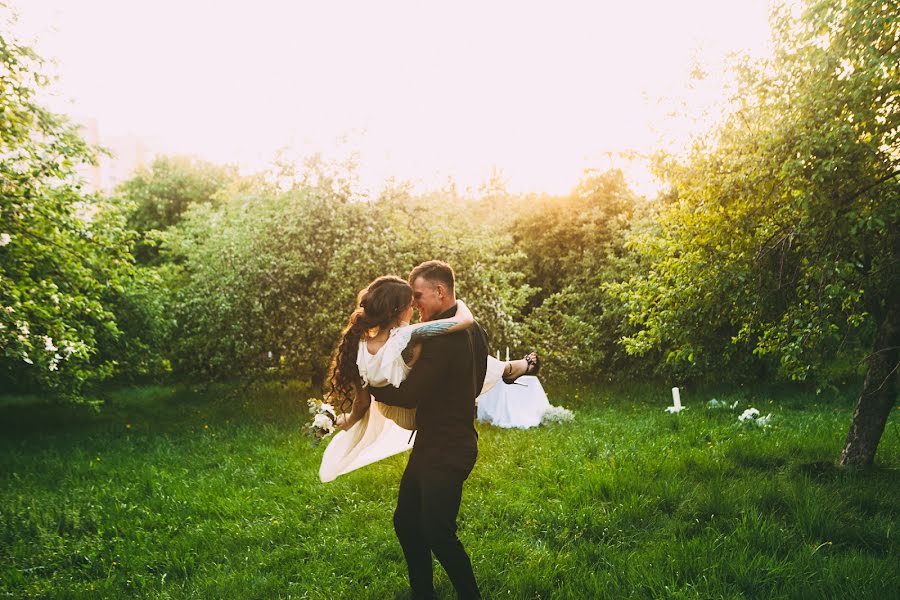 Fotógrafo de casamento Evgeniya Golubeva (ptichka). Foto de 3 de junho 2016