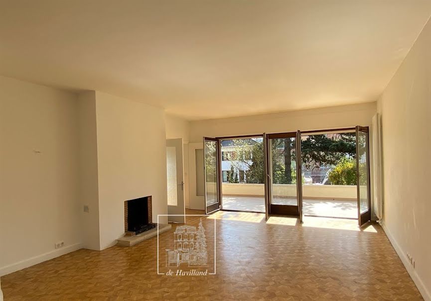 Location  maison 9 pièces 242 m² à Marnes-la-Coquette (92430), 4 800 €