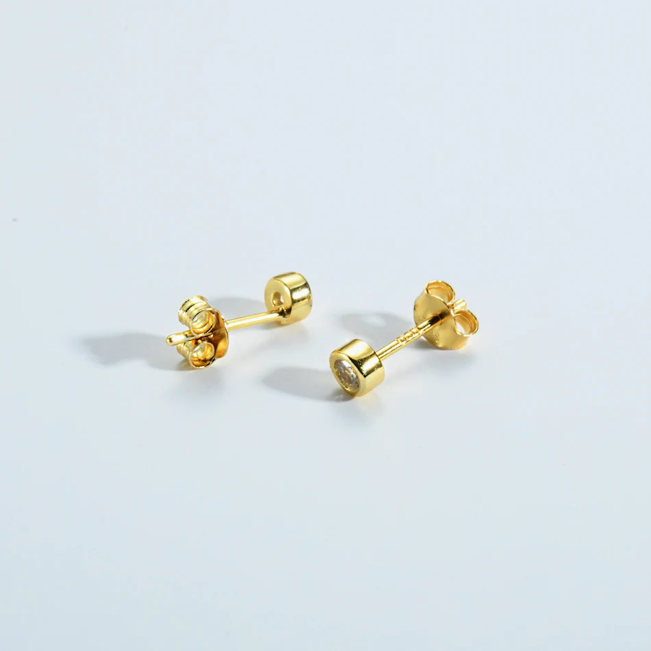 Aretes de botón de joyería para banquetes sencillos y versátiles con diamantes incrustados en plata 925 para cualquier ocasión.