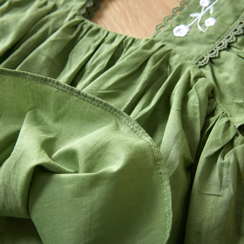 Zhongda Tongyang tweedelig herenpak, ideaal voor werk en formele gelegenheden. Biedt comfort en elegantie, perfect voor een professionele uitstraling.