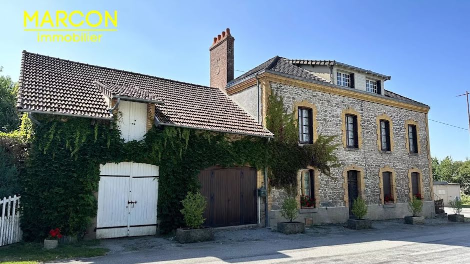 Vente maison 7 pièces 221 m² à Montaigut-le-Blanc (23320), 82 800 €