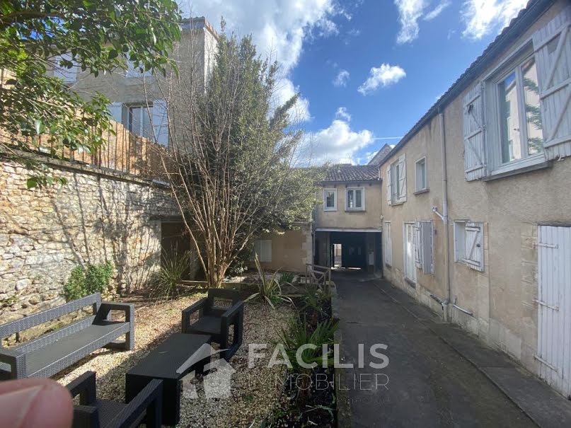 Vente maison 12 pièces 304 m² à Poitiers (86000), 465 000 €