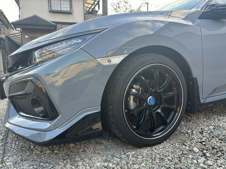 シビックのみんなでつくろうホイール図鑑・シビックハッチバックFK7・ソニックグレーパールに関するカスタム事例の投稿画像2枚目