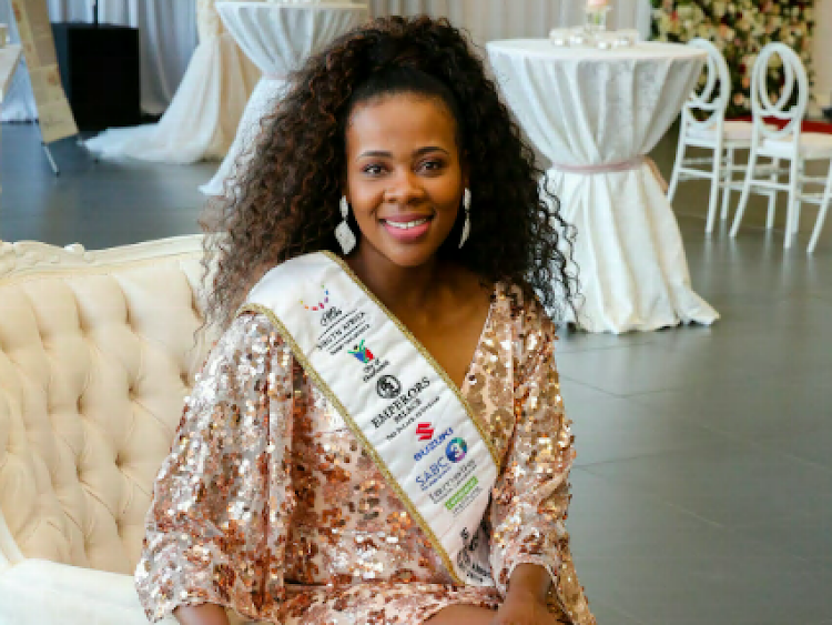 Olwethu Nodada, who is a finalist in the Tammy Taylor Mrs South Africa 2019 contest in Johannesburg in November, hosted a charity fashion show at Continental Cars