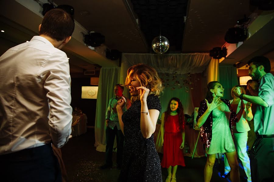 Fotógrafo de casamento Yuliya Loginova (shinigami). Foto de 23 de fevereiro 2020