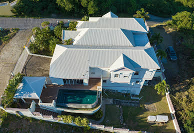 Maison avec piscine 1