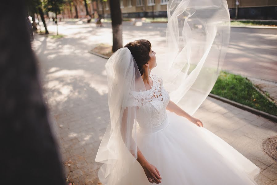 Fotógrafo de casamento Tetiana Zaiats (zajkata). Foto de 11 de janeiro 2016