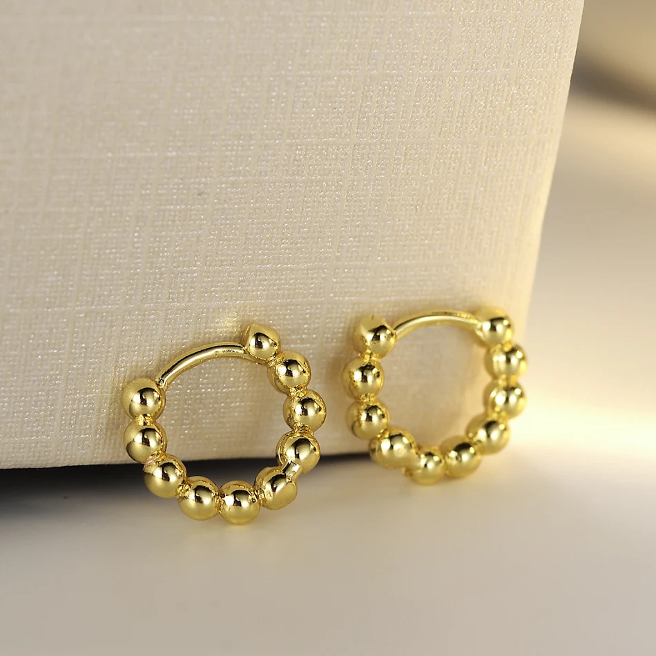 Pendientes de ángulo puntiagudo con personalidad para mujer. Elegancia y estilo moderno. Accesorios de moda perfectos para realzar tu look diario.