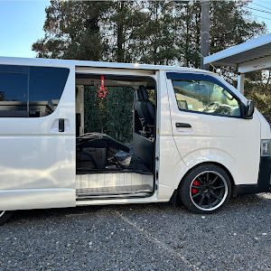 ハイエースバン TRH200V