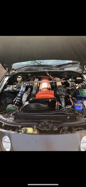 ソアラのDIY・jzz30・エンジンカバー塗装・日章旗に関するカスタム事例の投稿画像1枚目