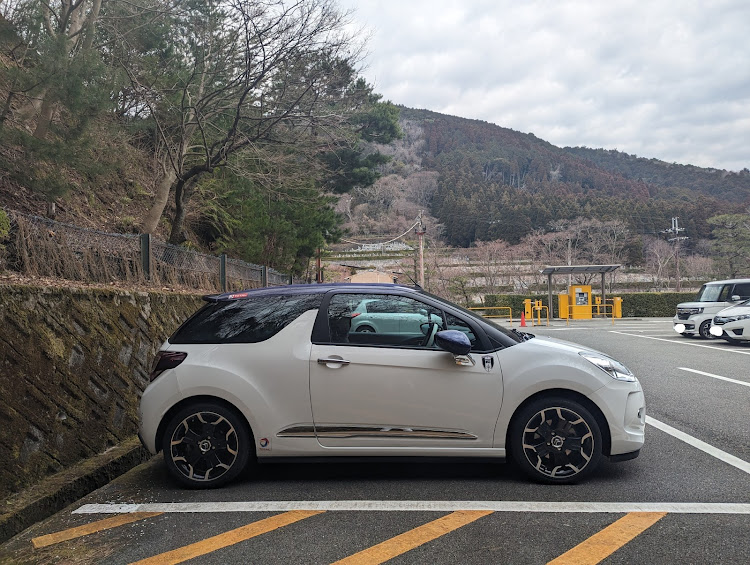 DS3 カブリオの勝尾寺・箕面観光・コラボは、流石に無理www・北摂のラルプデュエズに関するカスタム事例の投稿画像1枚目