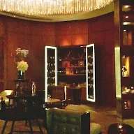 Oval Bar - JW Marriott photo 5