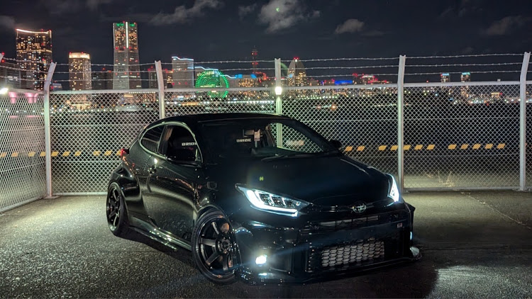 GRヤリスの湾岸BASE・山下埠頭・RAYS VOLKRACING・37友の会・ハッチバックがお好き？に関するカスタム事例の投稿画像1枚目