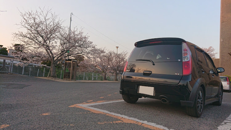 コルトラリーアートバージョンRの桜🌸・桜とコラボ・仕事終わりにお散歩✨に関するカスタム事例の投稿画像2枚目