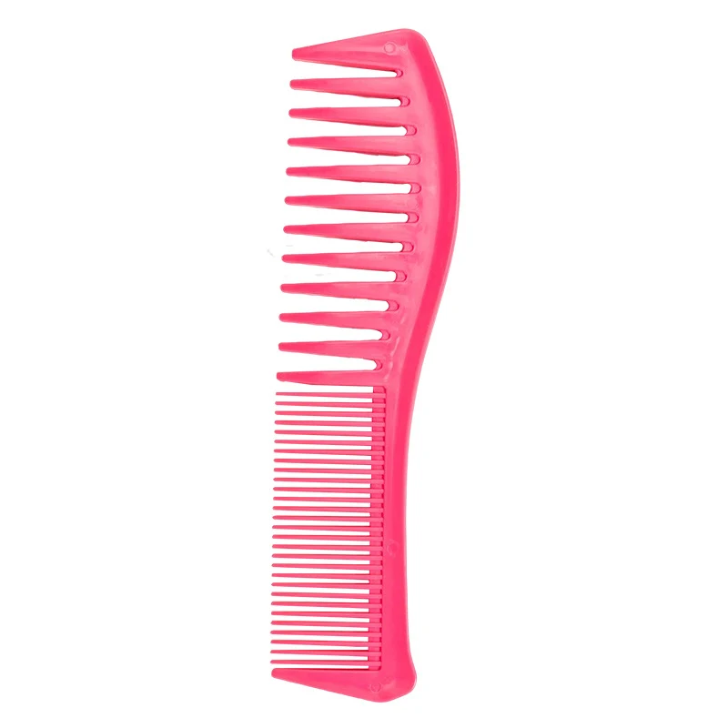 Dicht getande, fluffy gevormde haarstylingskam. Ideaal voor het creëren van volume en textuur, perfect voor modieuze kapsels.