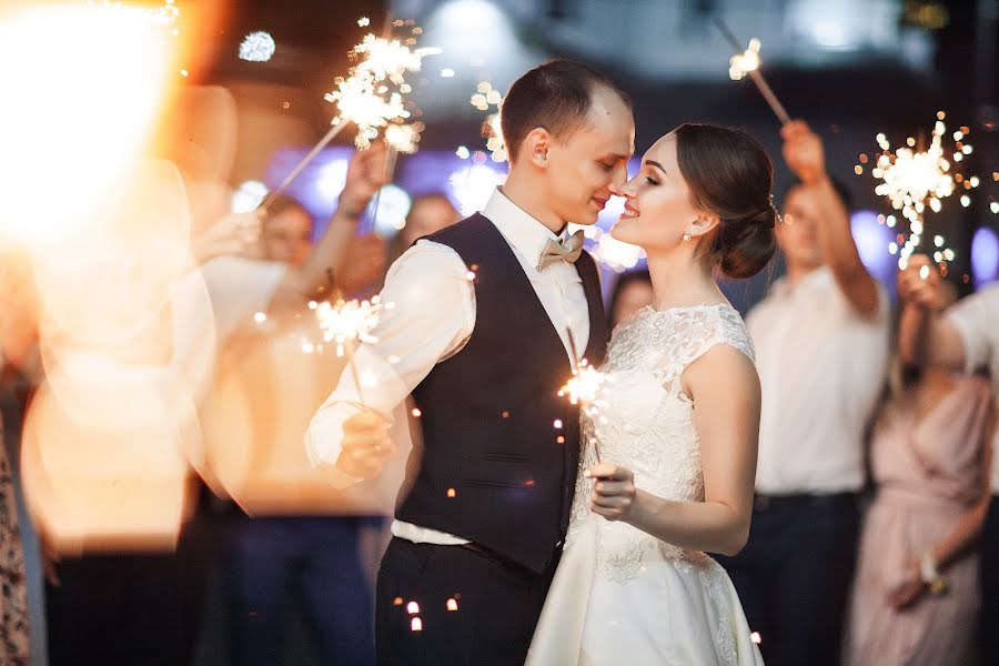 Fotógrafo de casamento Elena Tolubeeva (itzy). Foto de 20 de março 2019