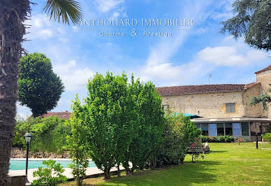 Maison avec piscine et jardin 4