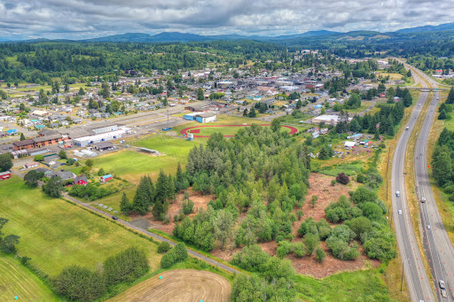 Luxury land for sale in Elma (United States) - Aerial view of a town and highway