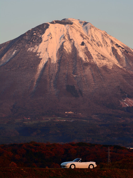 ロードスターのオープンカーのある生活・大山・2021わりとベストショットに関するカスタム事例の投稿画像2枚目