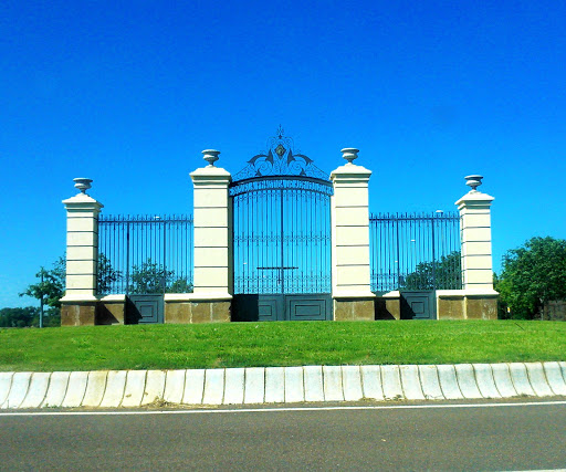 Glorieta Puerta Escuela De Ingenierías Agrarias