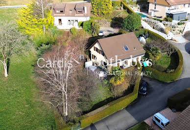 Maison avec jardin et terrasse 8