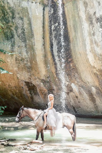 Fotógrafo de casamento Elena Stamo (stamo). Foto de 19 de julho 2019