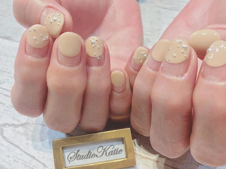 モノトーンコーデと合わせたい スタッズネイル10選 Trill トリル