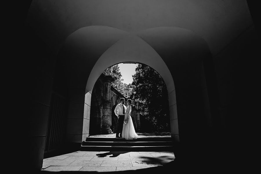 Fotógrafo de casamento Evgeniy Romanov (pomahob). Foto de 15 de agosto 2018