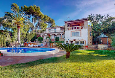 Villa with pool and terrace 11