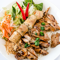 Grilled Chicken & Spring roll on Vermicelli