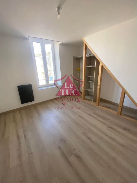 Location  maison 3 pièces 65 m² à Bressuire (79300), 615 €