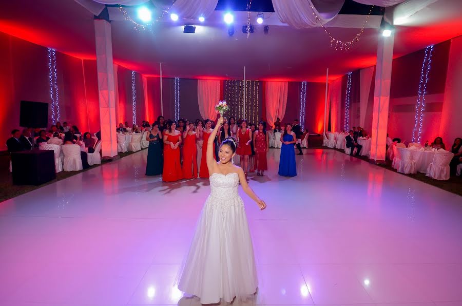 Fotógrafo de casamento Percy Tantalean (percytantalean). Foto de 8 de julho 2019