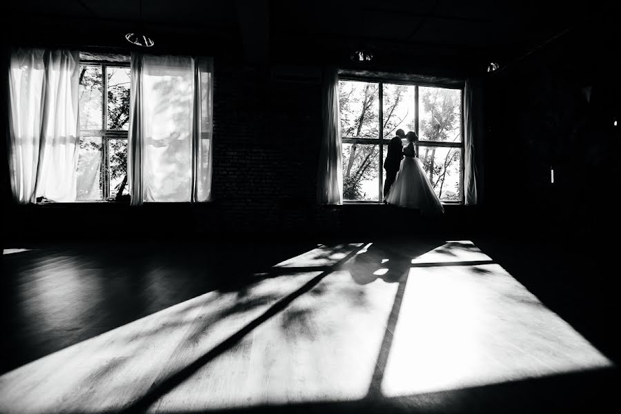 Fotógrafo de bodas Dmitriy Demskoy (kurnyavko). Foto del 3 de febrero 2017