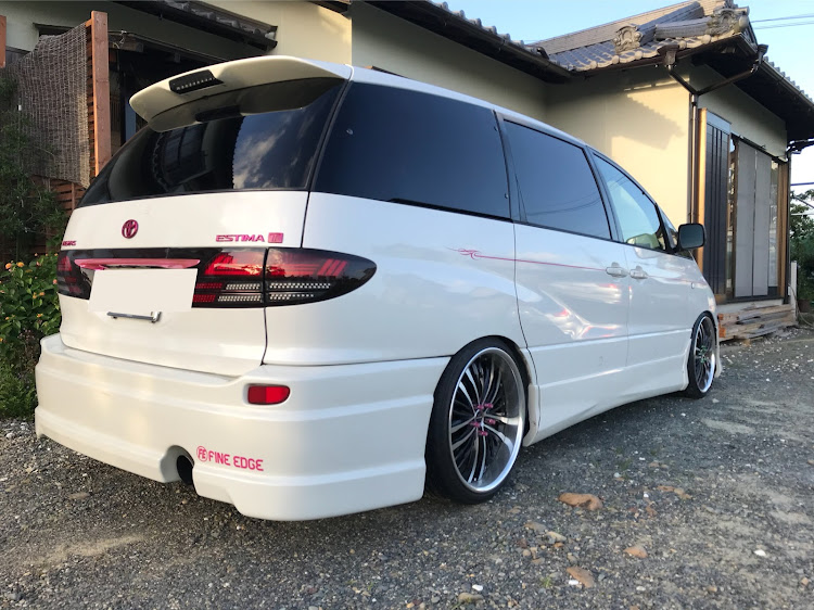 エスティマTのエスティマ30・後期仕様・塗り分け・DIY・車高調整に関するカスタム事例の投稿画像3枚目