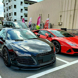 R8 クーペ