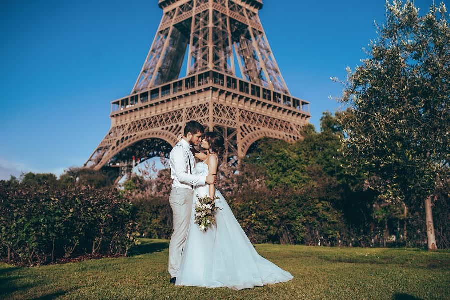 Fotografo di matrimoni Evgeniy Merkulov (paparazzi48). Foto del 3 dicembre 2019