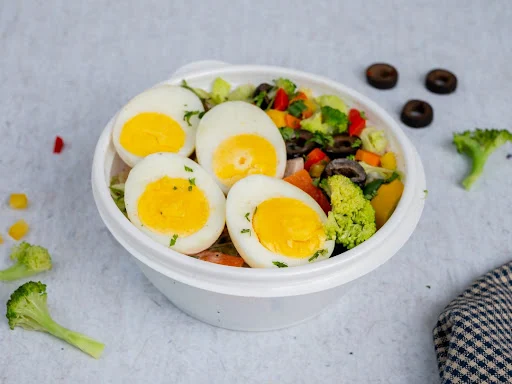 Keto Egg and Veggies Salad bowl