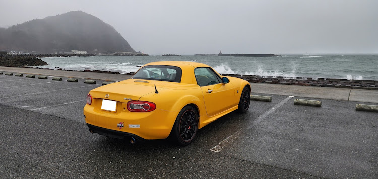 ロードスターのNC2ロードスター(≧▽≦)／・サンフラワーイエローです。(*´▽｀*)・(　-∀・)📷️✨　✨🚘️✨・駐車🅿️🚘️活っす。(　=ﾟωﾟ=)に関するカスタム事例の投稿画像6枚目