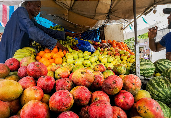 The color of the fruits di nena