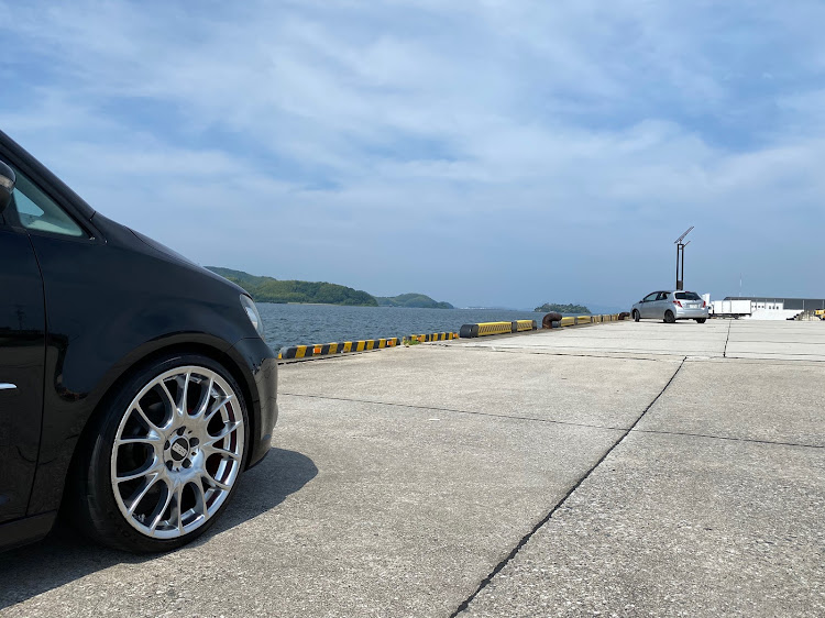 ゴルフトゥーランのローダウン・BBS・車高調に関するカスタム事例の投稿画像7枚目