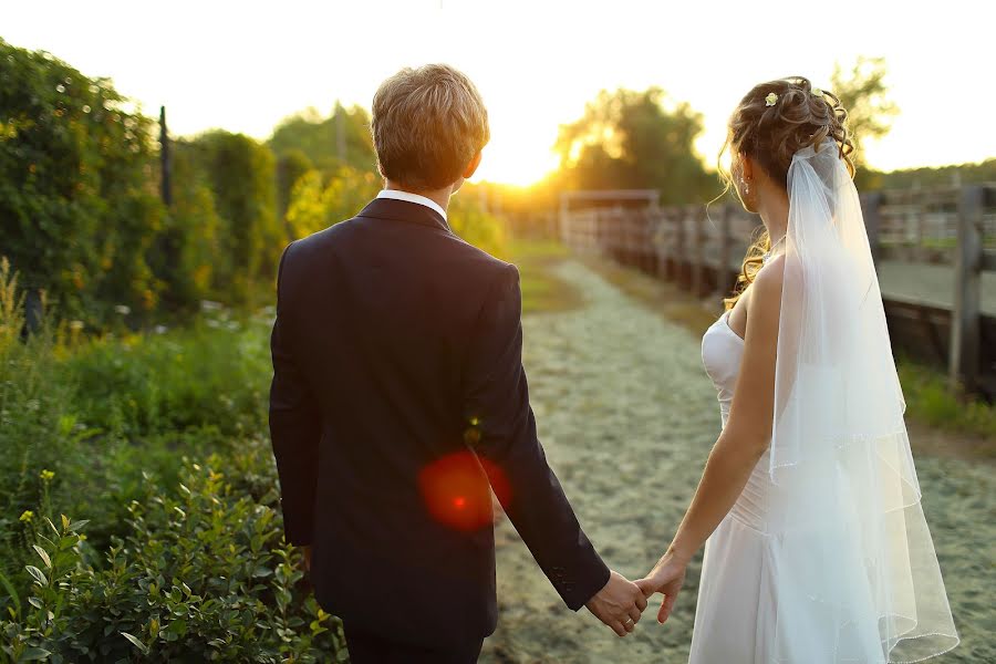 Wedding photographer Pavel Shnayder (pavelshnayder). Photo of 30 April 2014