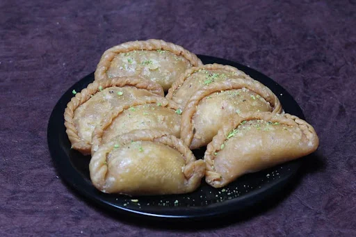 Gujiya